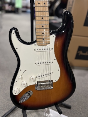 Store Special Product - Fender - Player Stratocaster Left Handed Maple - 3 Tone Sunburst